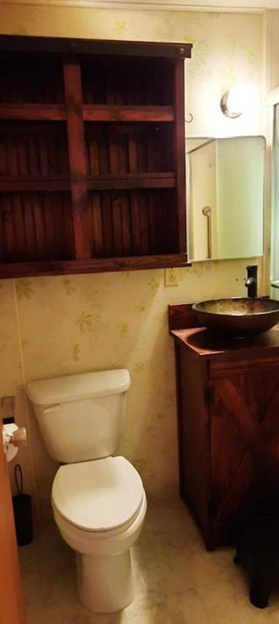 Sandie'S Country Bed And Bath Чифленд Экстерьер фото
